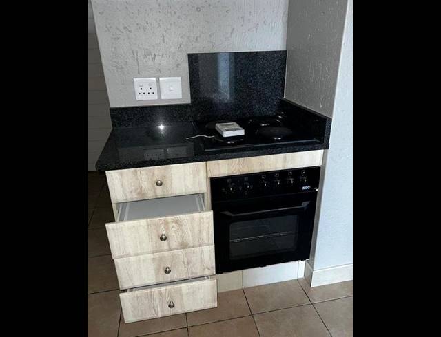 1 BEDROOM APARTMENT FOR SALE IN HILLCREST